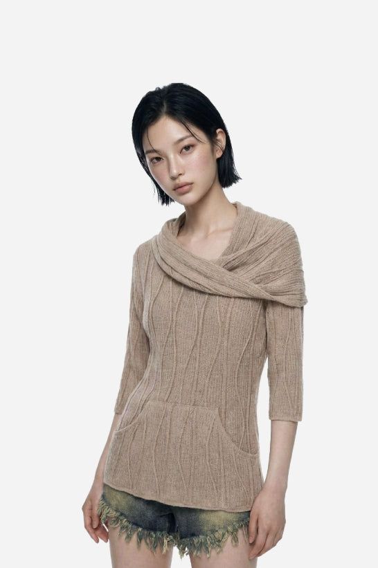 EEUN（イウン）の「26SS★ [ EEUN MADE ] Twist Off-Shoulder Hood Knit（Tops）」