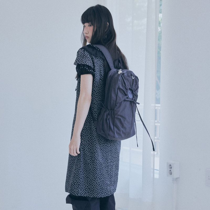 hole string po backpack (black)