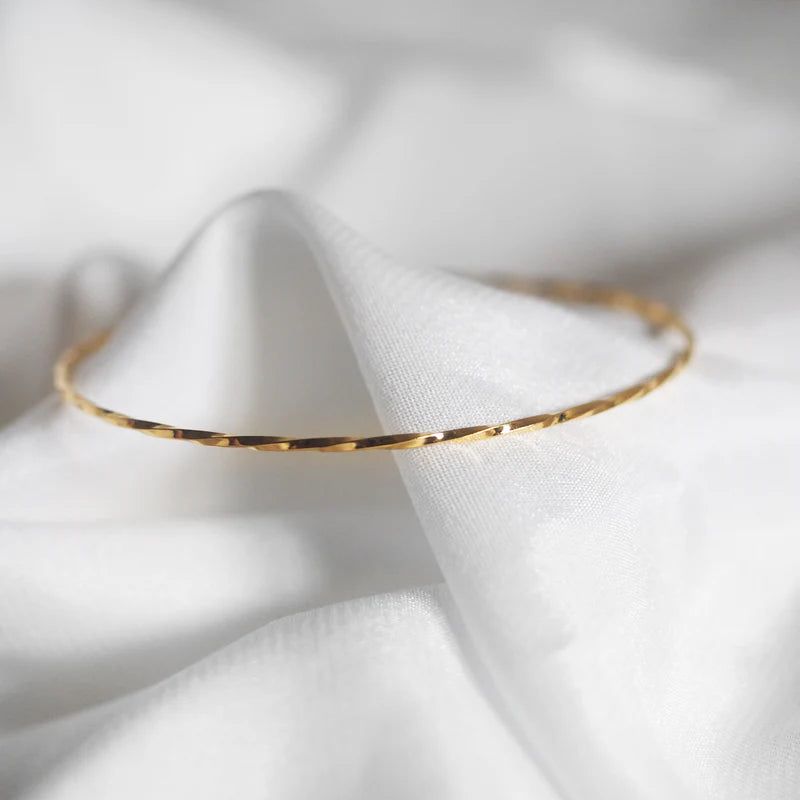 GAIA TWISTED THIN BRACELET