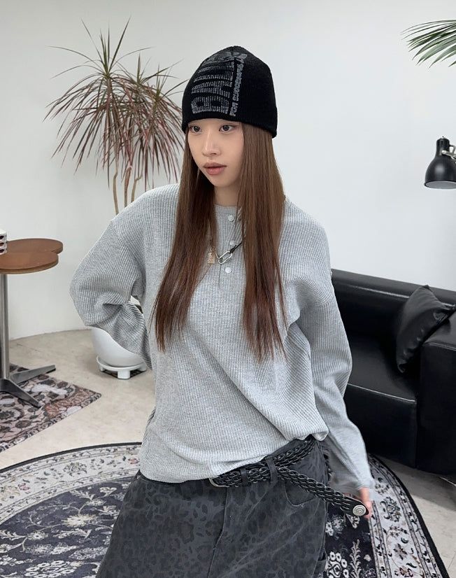SATIIIZ（サティーズ）の「Tove Waffle Henley Neck Long Sleeve Tee（Tops）」