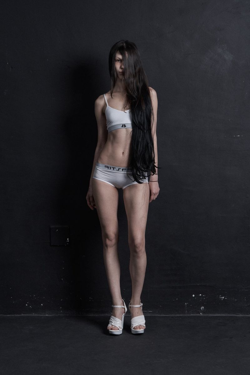 R1004（アールワンサウザンフォー）の「R1TSFR BRALETTE WHITE（Tops）」