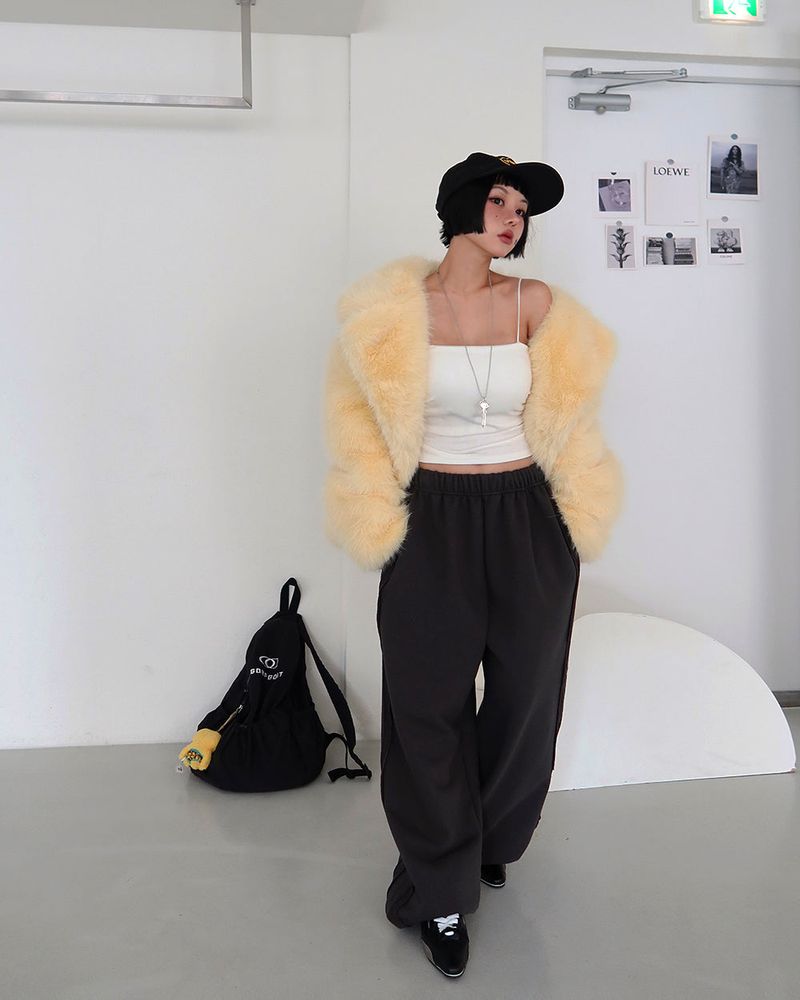 Pastel collar fake fur jacket