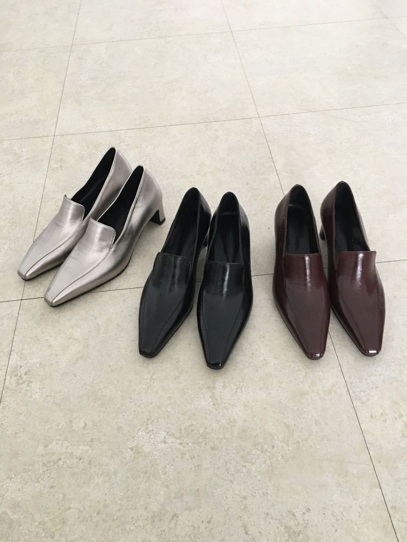 Stiletto middle pumps