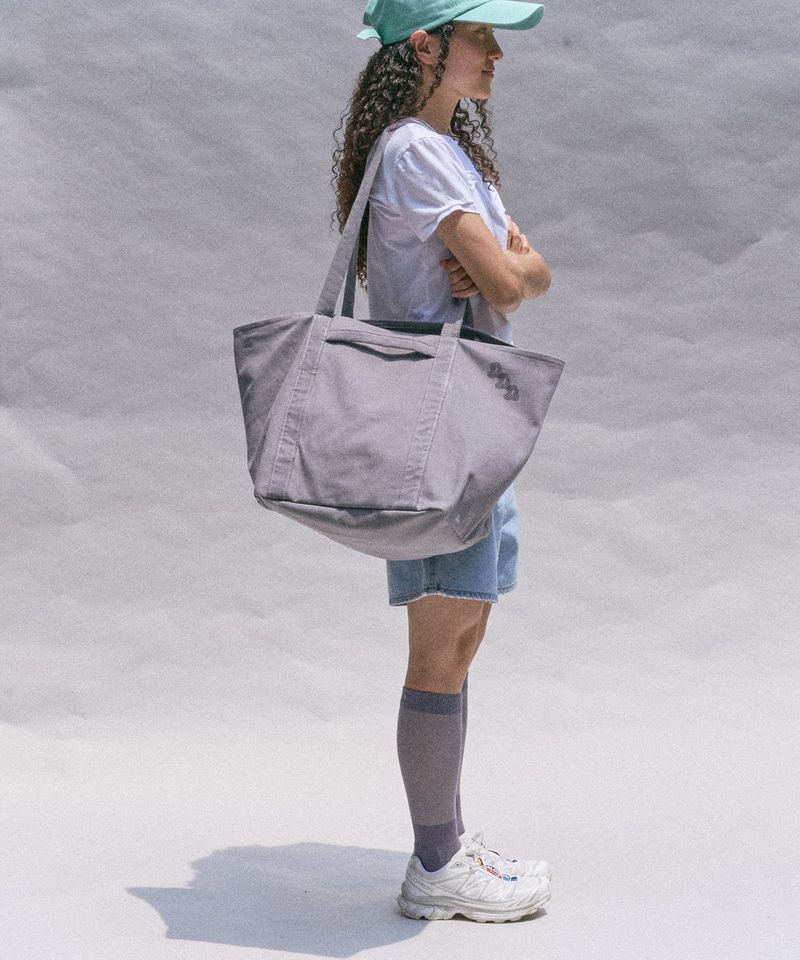 CHOROKstudio（チョロッスタジオ）の「ビッグ キャンバス バッグ (Grey)（バッグ）」