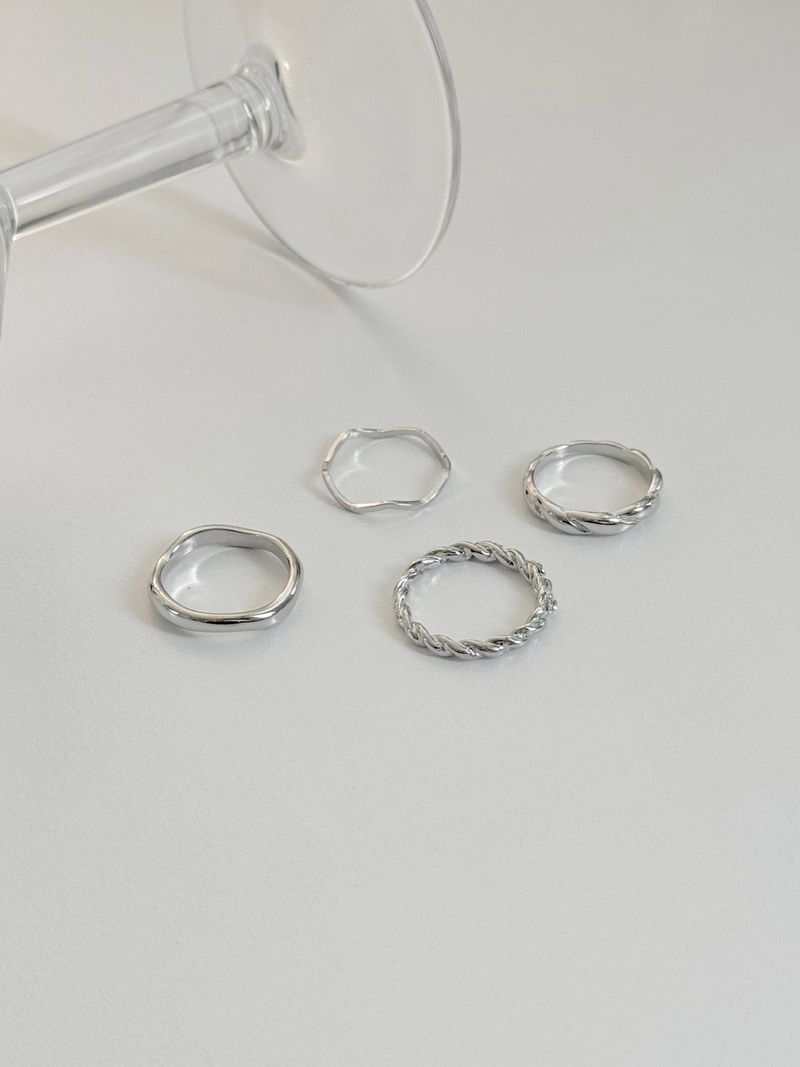 Blingmoon（ブリングムーン）の「[4 set] スクエア ツイステッド ボールド リング セット / リング レイヤード シンプル ムード（アクセサリー）」