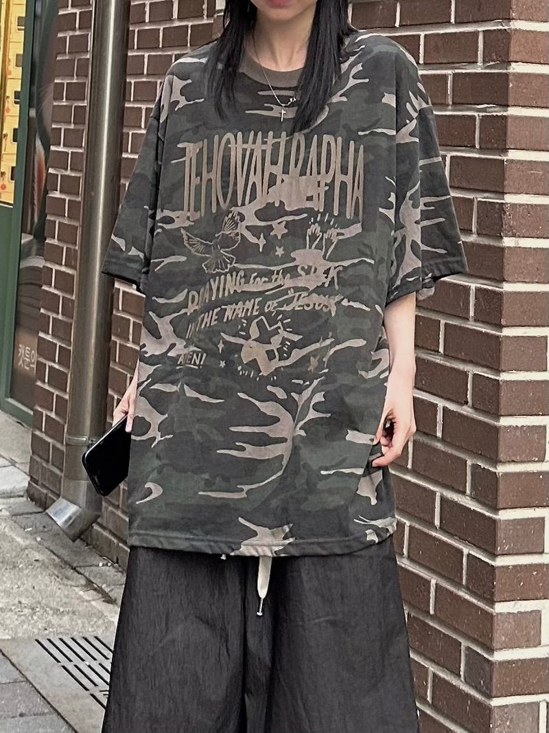 camo graphic t-shirt