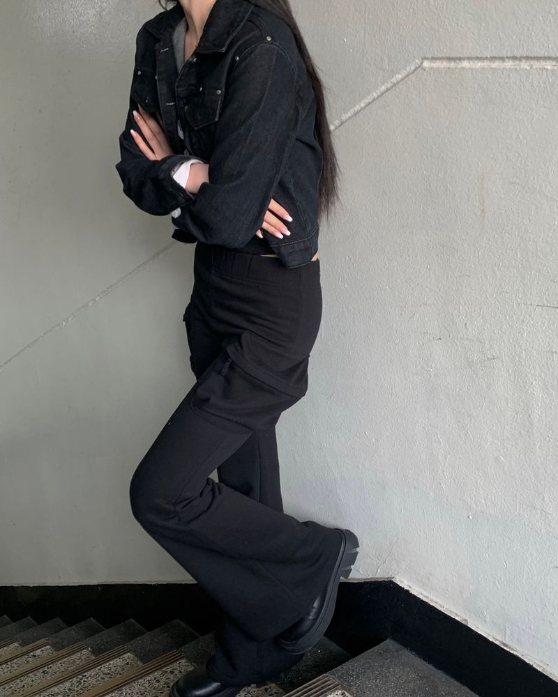 Pocket boots cut pants