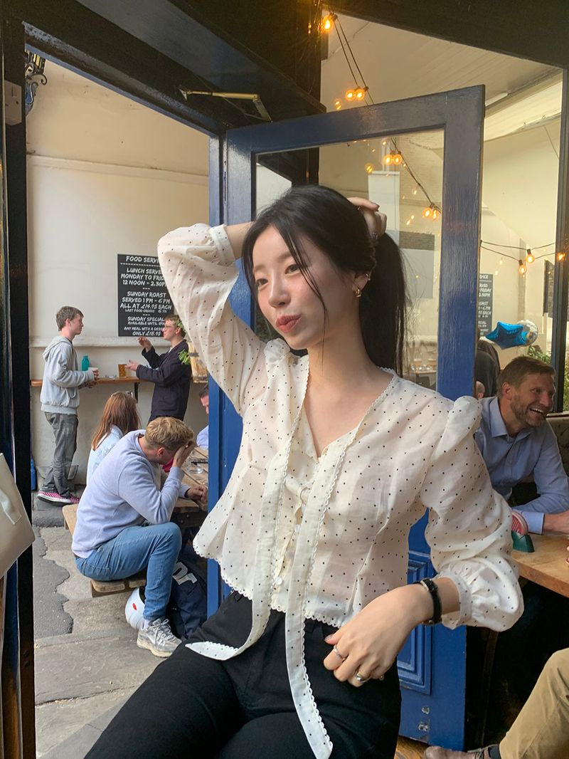 TRENDY APPAREL（トレンディー アパレル）の「[MADE] Shimiz Dotted Puff Blouse（Tops）」