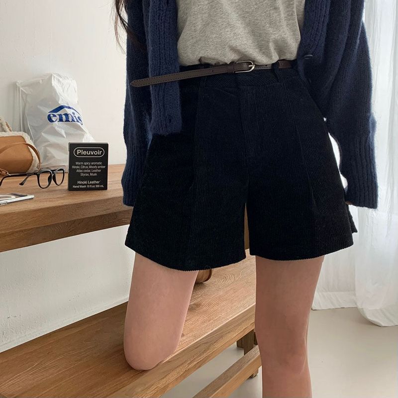 Madeleine Corduroy Pintuck Shorts