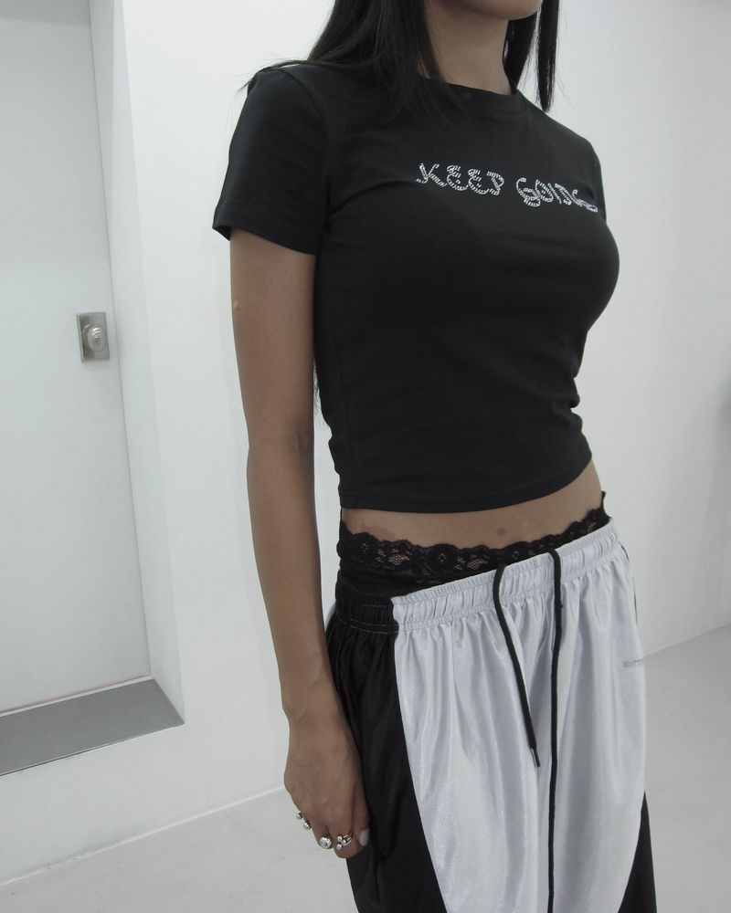 MATTEVEIL（ マットヴェール）の「キープ ハーフTシャツ ブラック（トップス）」