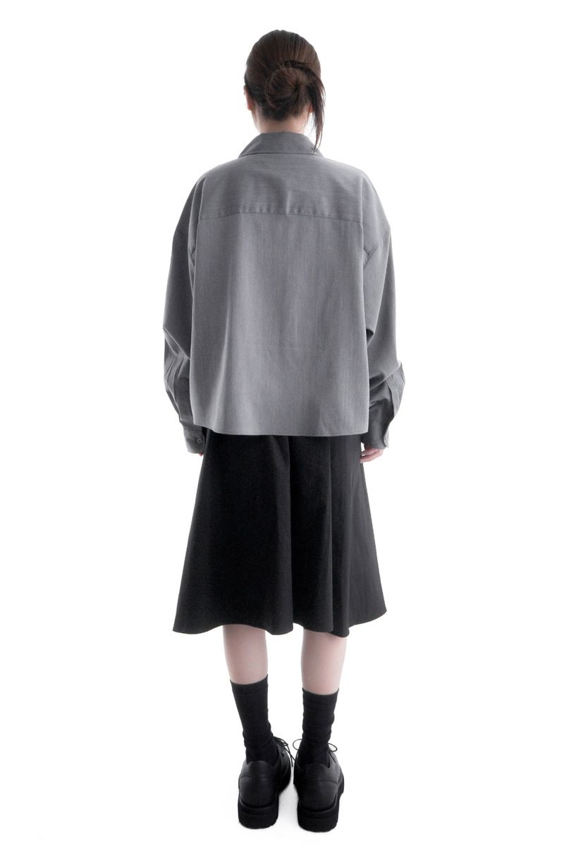  HIDDEN BUTTON CROP SHIRT