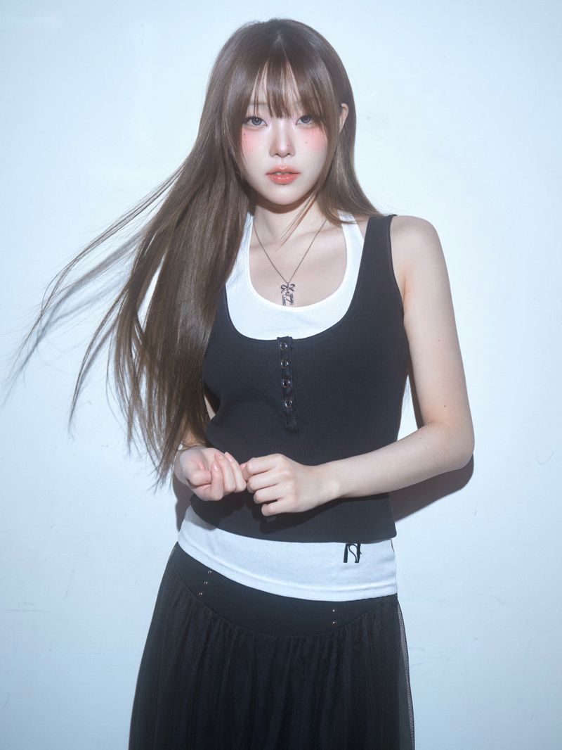 Newalrin logo Halter neck sleevelsee top