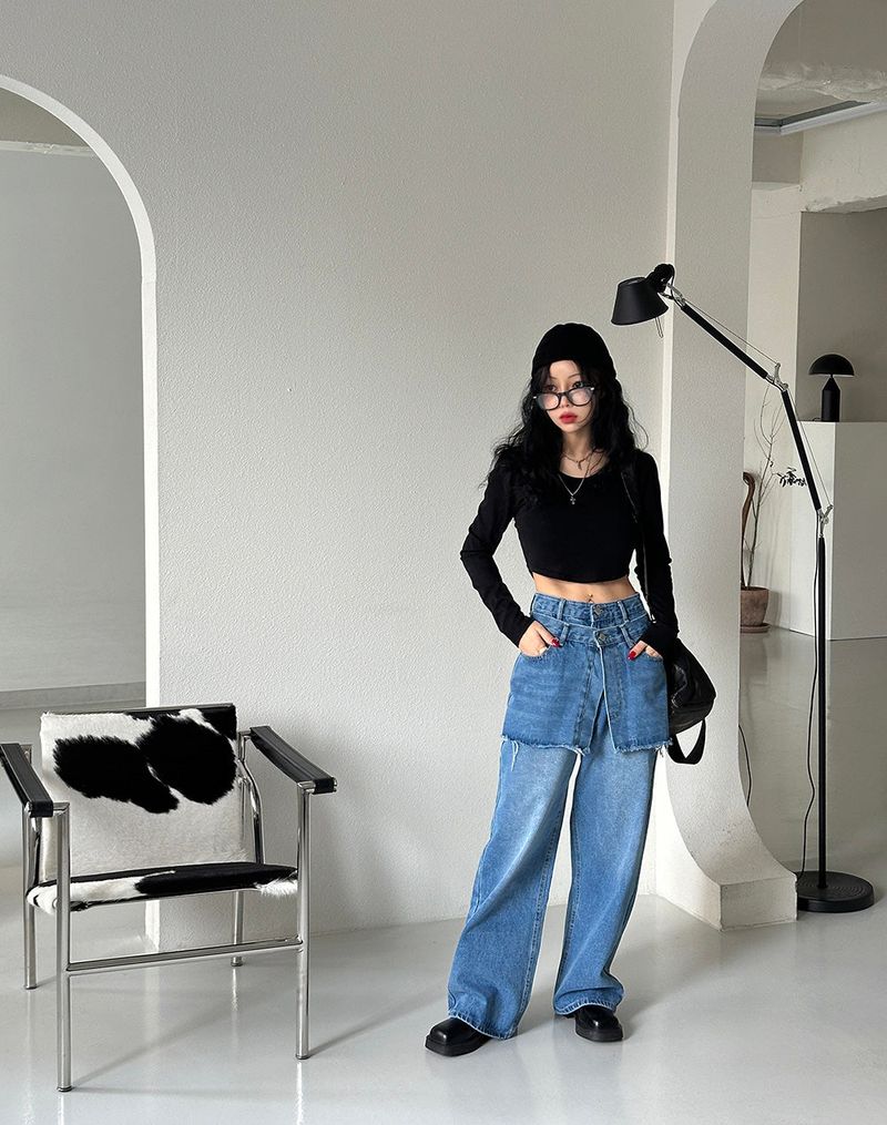 It's soft. A long-sleeved cropped shirt