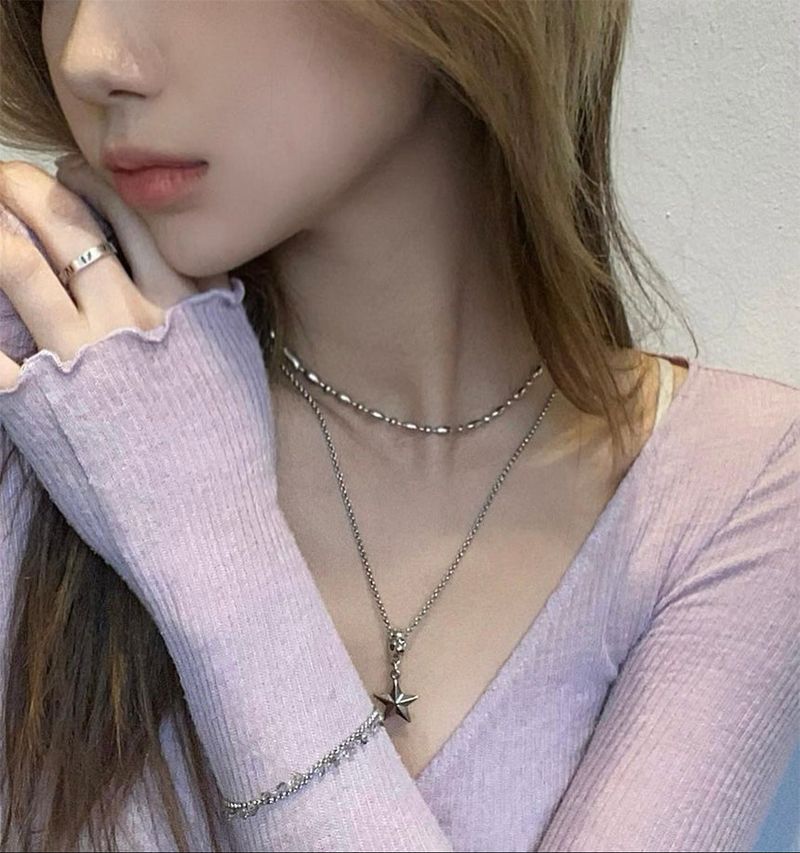 Loop Star necklace