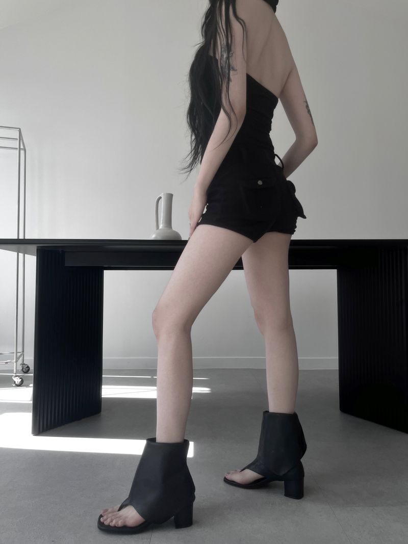 low-rise back pocket shorts