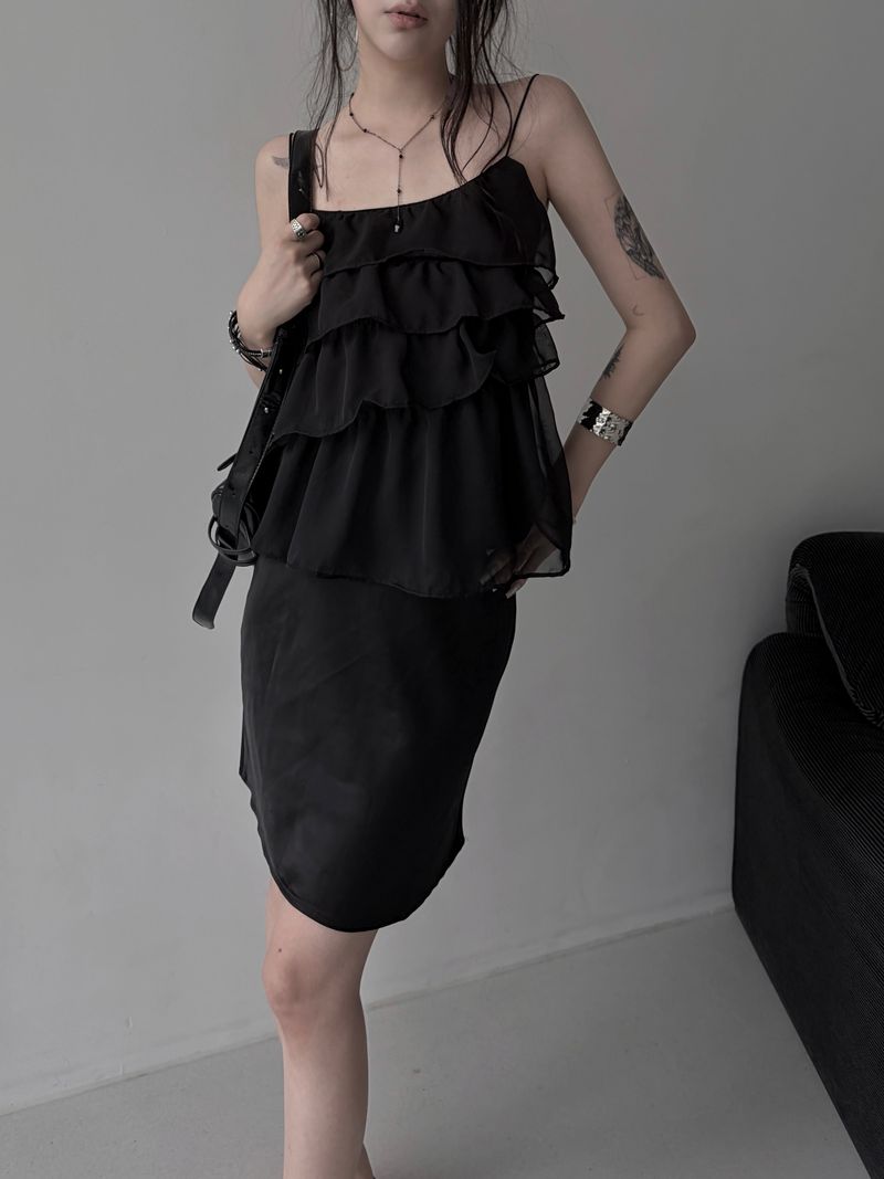URBAN UNIQUE（アーバンユニーク）の「ruffle sheer bustier blouse (2color)（Tops）」