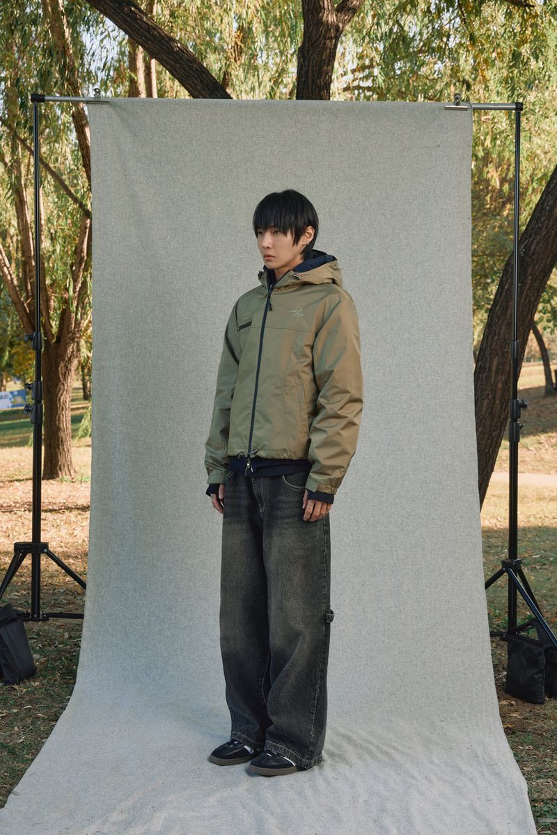 SYMBOL EMBROIDERY WINDBREAKER [BEIGE]