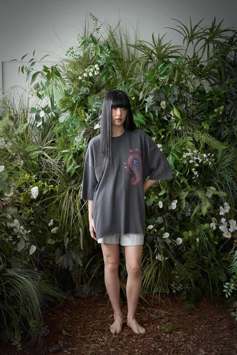  PAISLEY PRT. CUT-OUT 1/2 TEE (Charcoal)