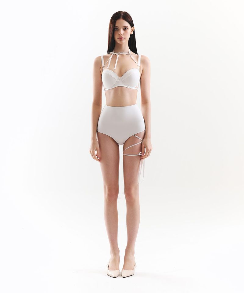 VINAJ（ビナジェイ）の「クロスリボンハイビキニパンツ (ホワイト)（水着）」