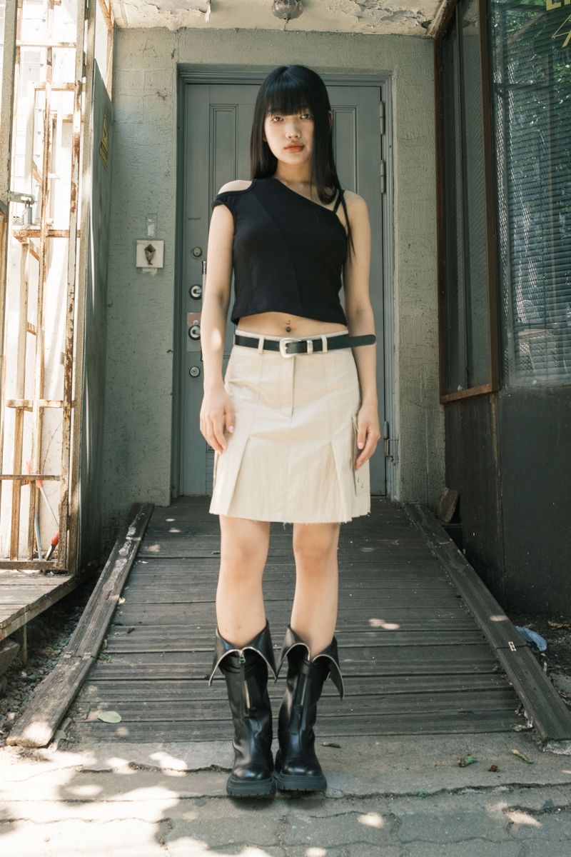 SIS A（シスエイ）の「 ROUGH CARGO PLEATS SKIRT / BEIGE（Skirts）」