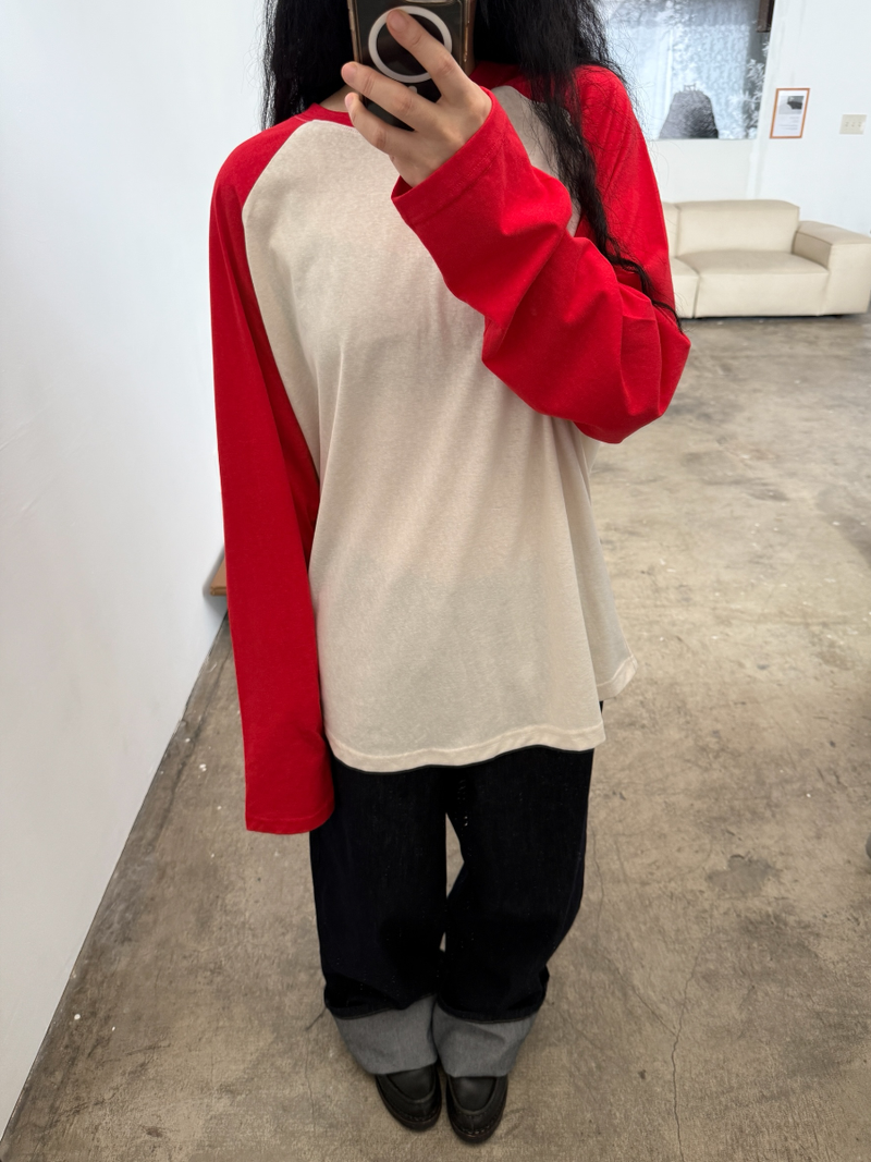 line raglan T