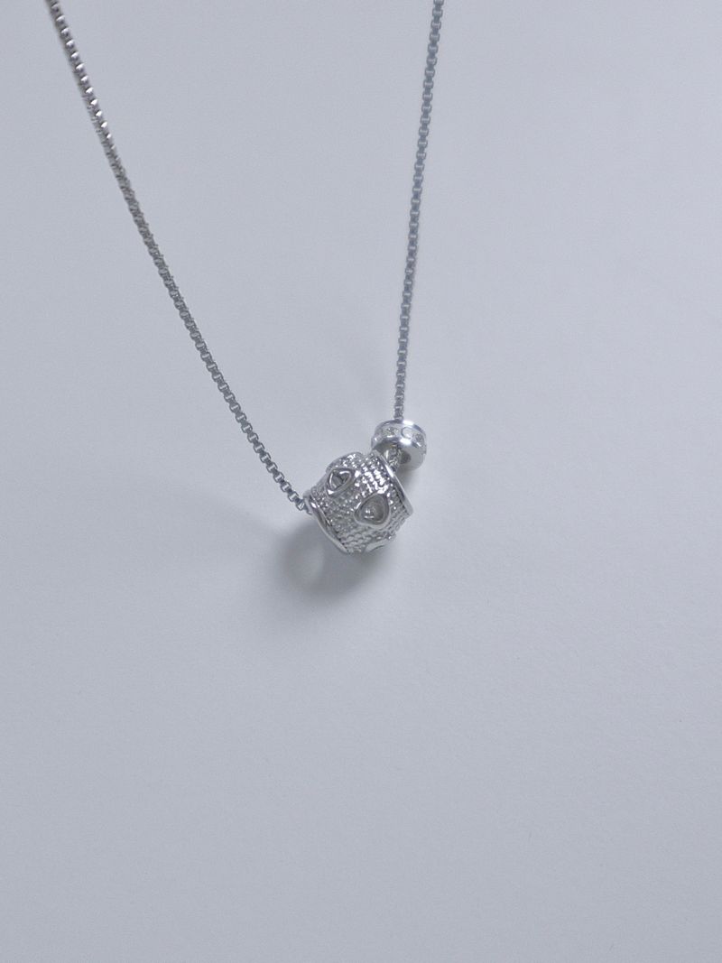 metal heart ball necklace