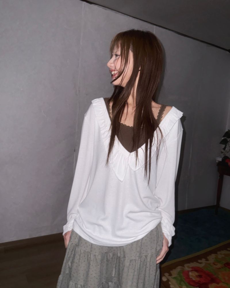 (3color) Ruffle Deep V-neck Slim Long Sleeve Tee