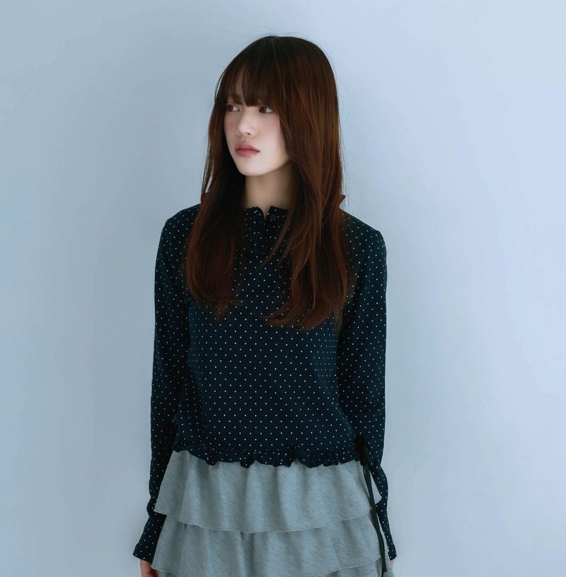 LITALMUTE(リタルミュート)の「dot frill tee (navy)(Tops)」
