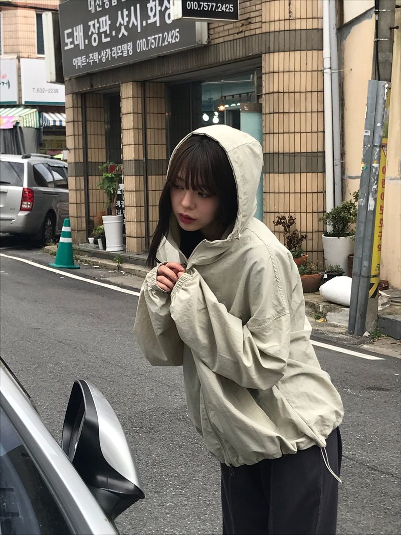 Darwin hood windbreaker