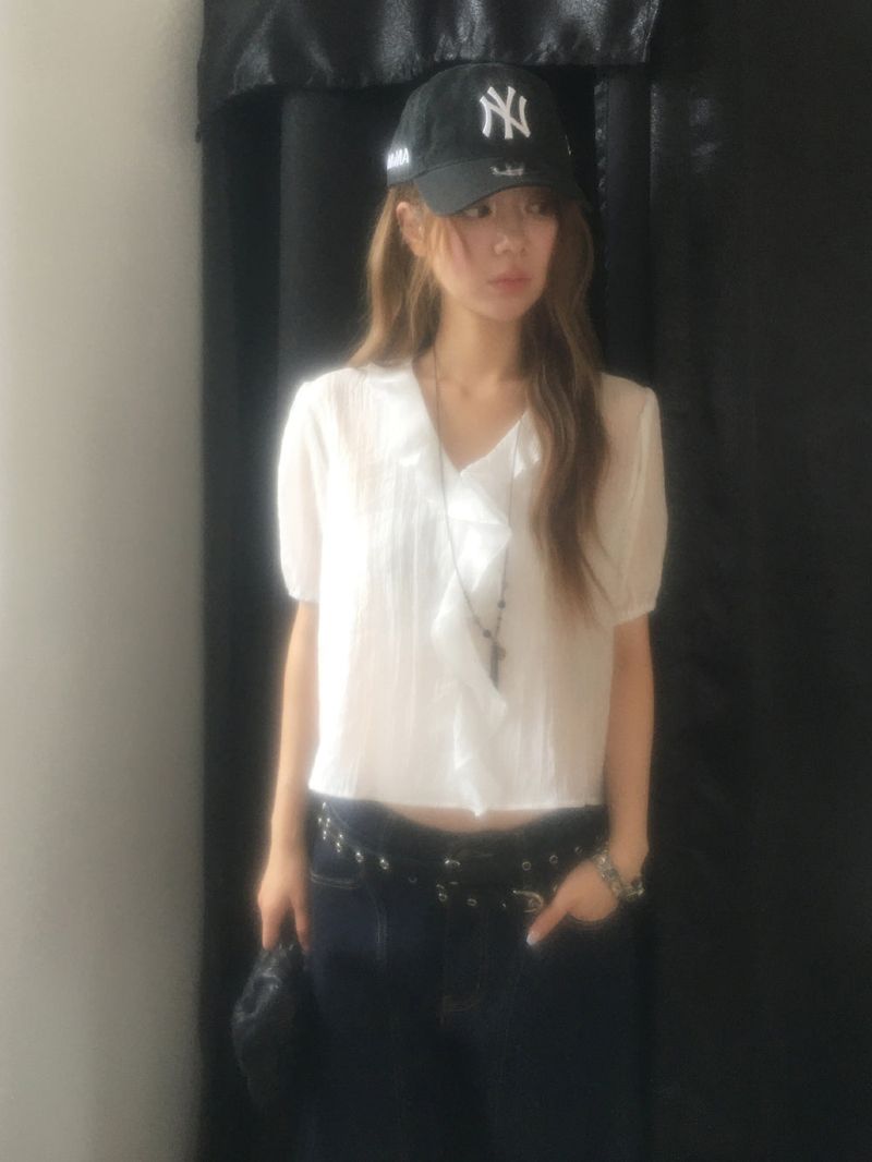 nobiyaka（ノビヤカ）の「Cascade ruffle blouse（Tops）」