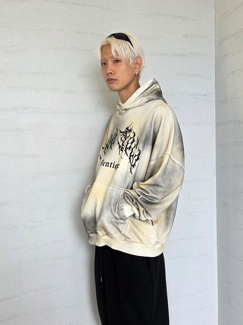 VENTIQUE（ベンティーク）の「VENTIQUE Noble's hoodie 2color（Tops）」