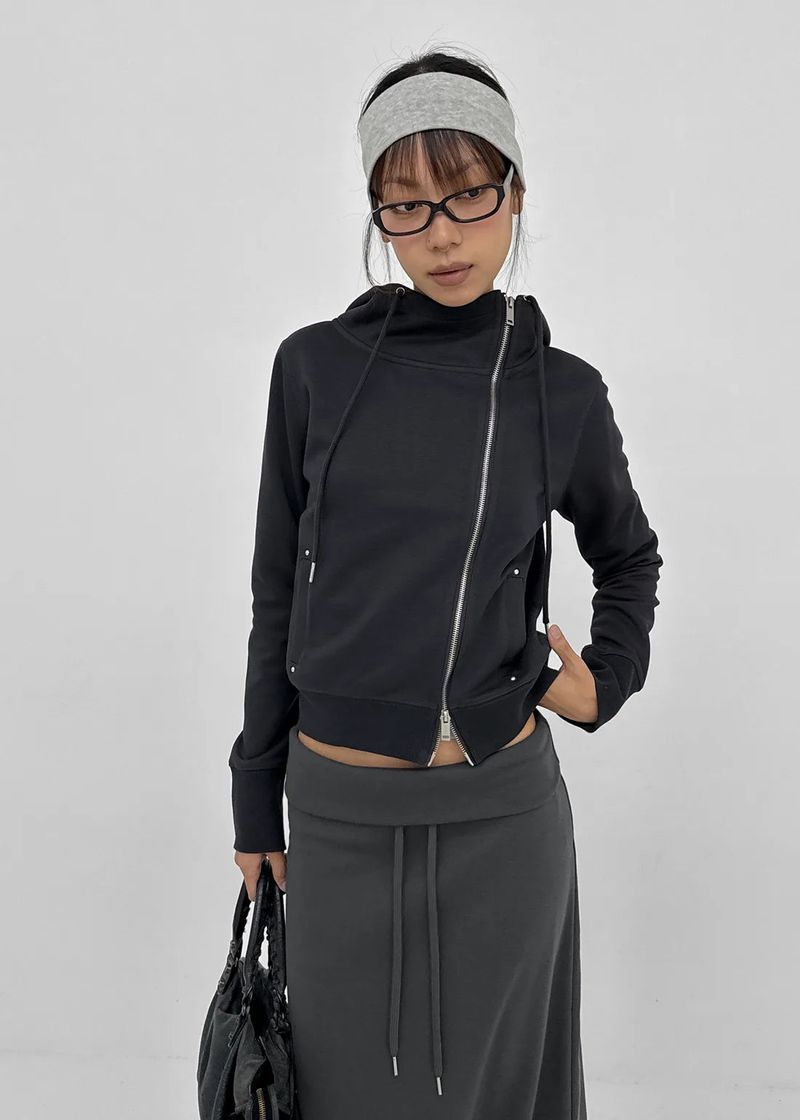 [MADE] Saniang Asymmetrical Rivet Zip-up Hoodie