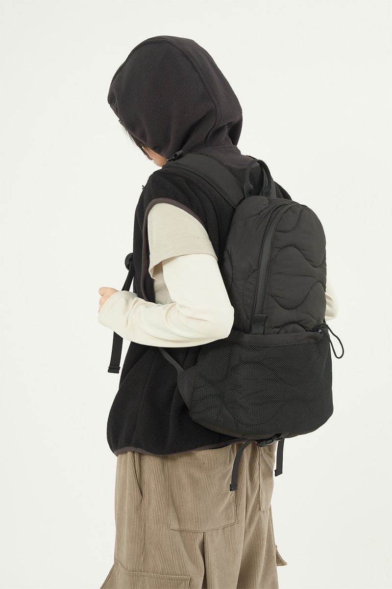 Raucohouse（ラウコハウス）の「Winding stitch padded backpack（Bags）」