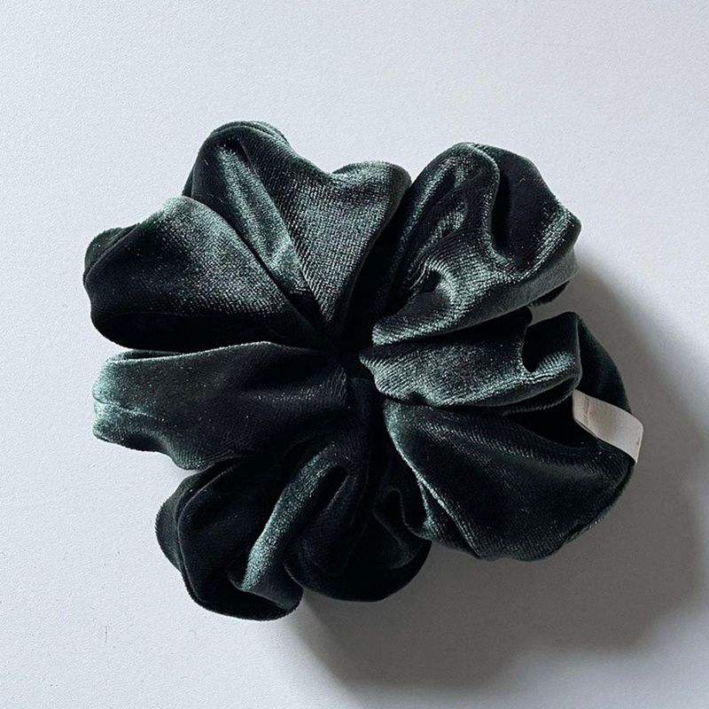 oar（オーエーアール）の「oar Vintage Velvet Volume Scrunchie[Deep Green]（Hair Accessories）」