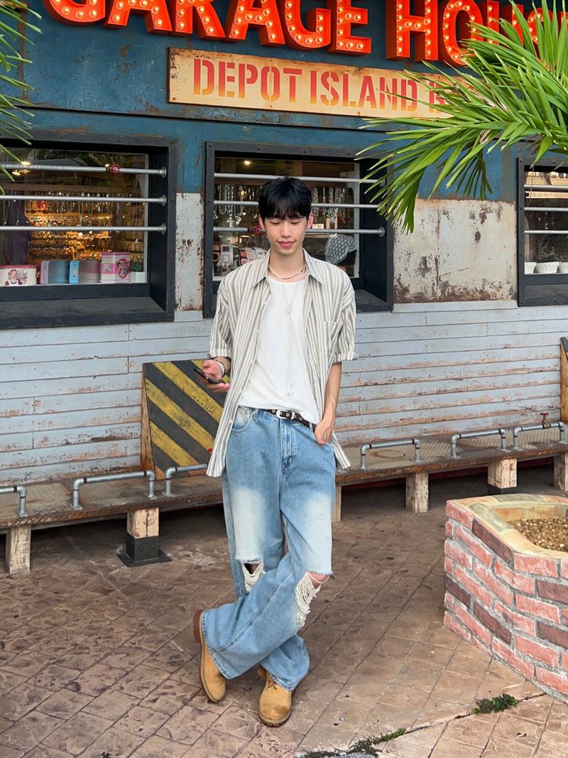Frayed Distressed Denim Pants – S/M/L (2 Colors)