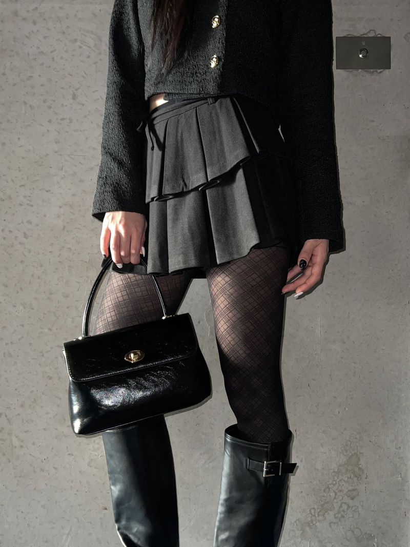 Janne Square Classic Medium Hand & Cross Bag (3 colors)
