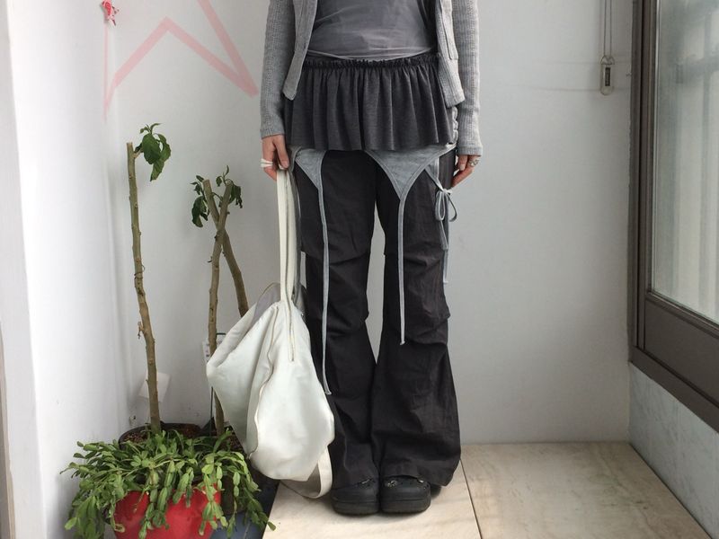 loose-fit strap sleeveless