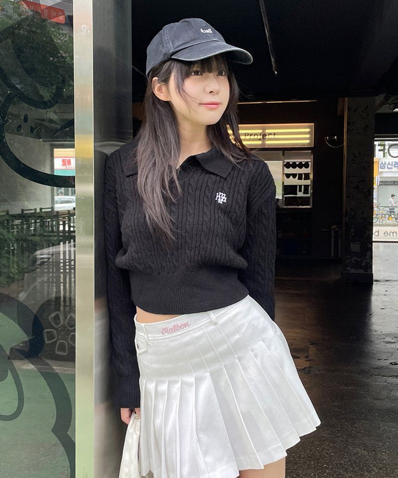 LOGO OPEN COLLAR CABLE KNIT