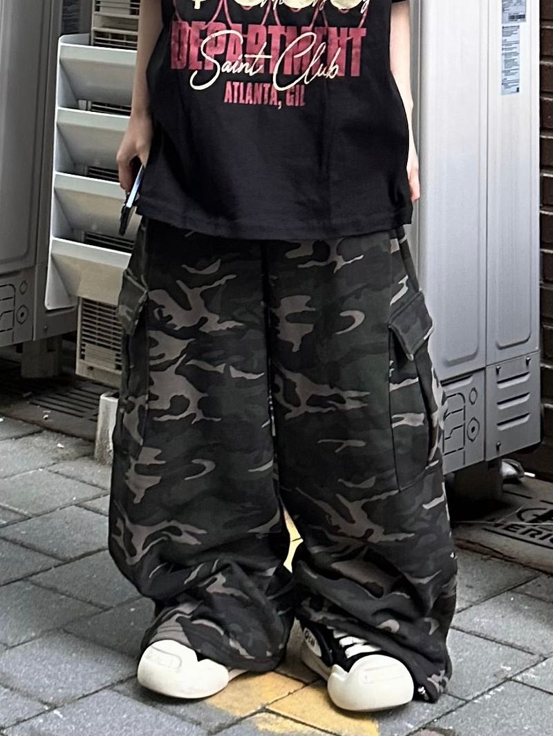 camo cargo sweatpants