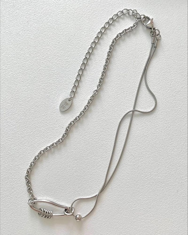 BUZZERBE(ブザービー)の「melting two chain necklace(Accessories)」