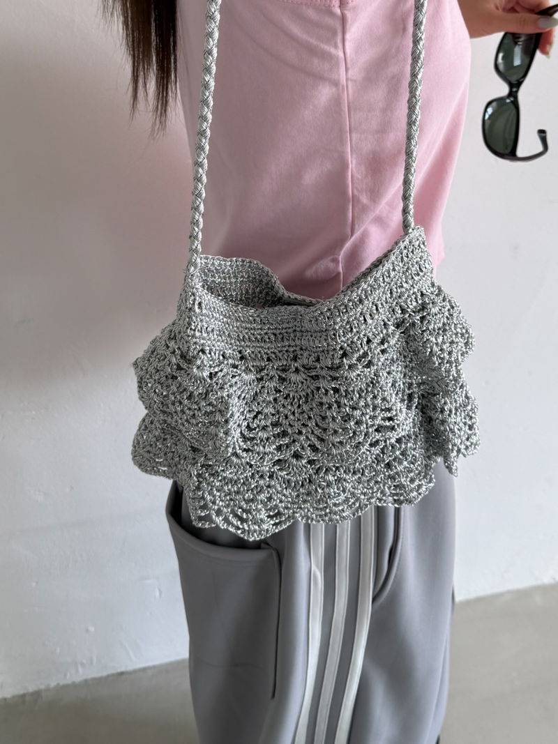 weaving silver frill bag