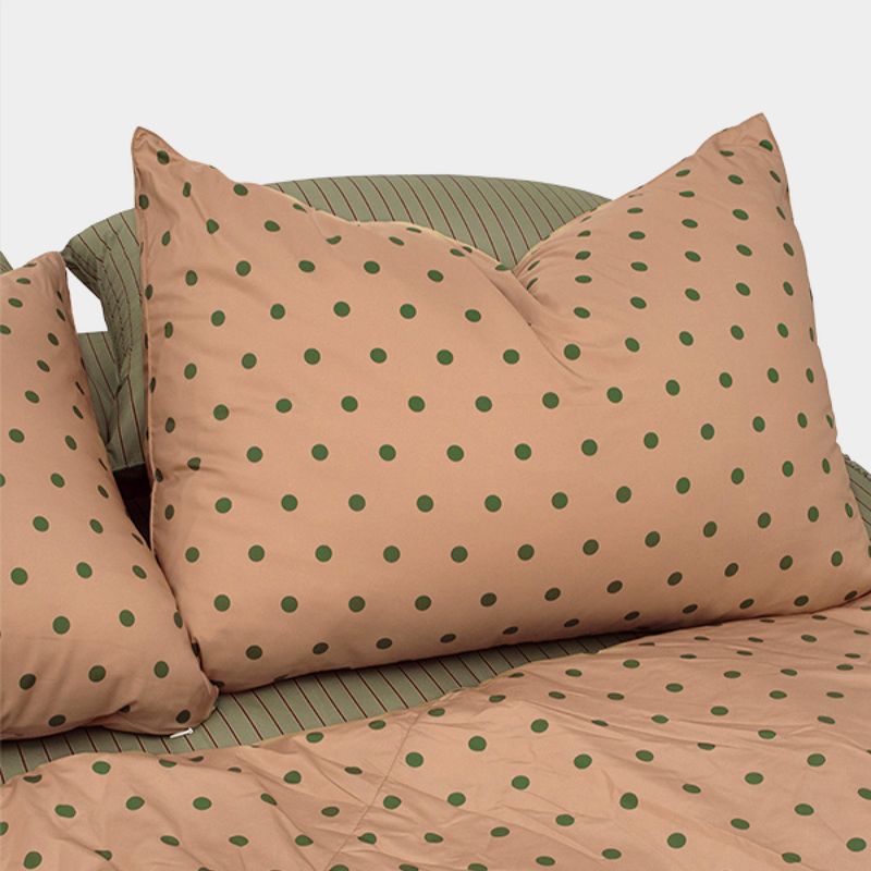 Dust-Free Dot Pattern Pillowcase