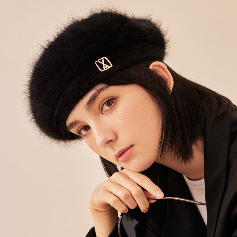 VA Square Stud Angora Beret / Black