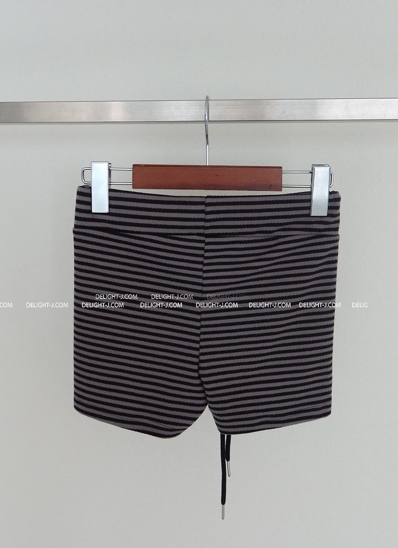 Papillon striped bendable shorts