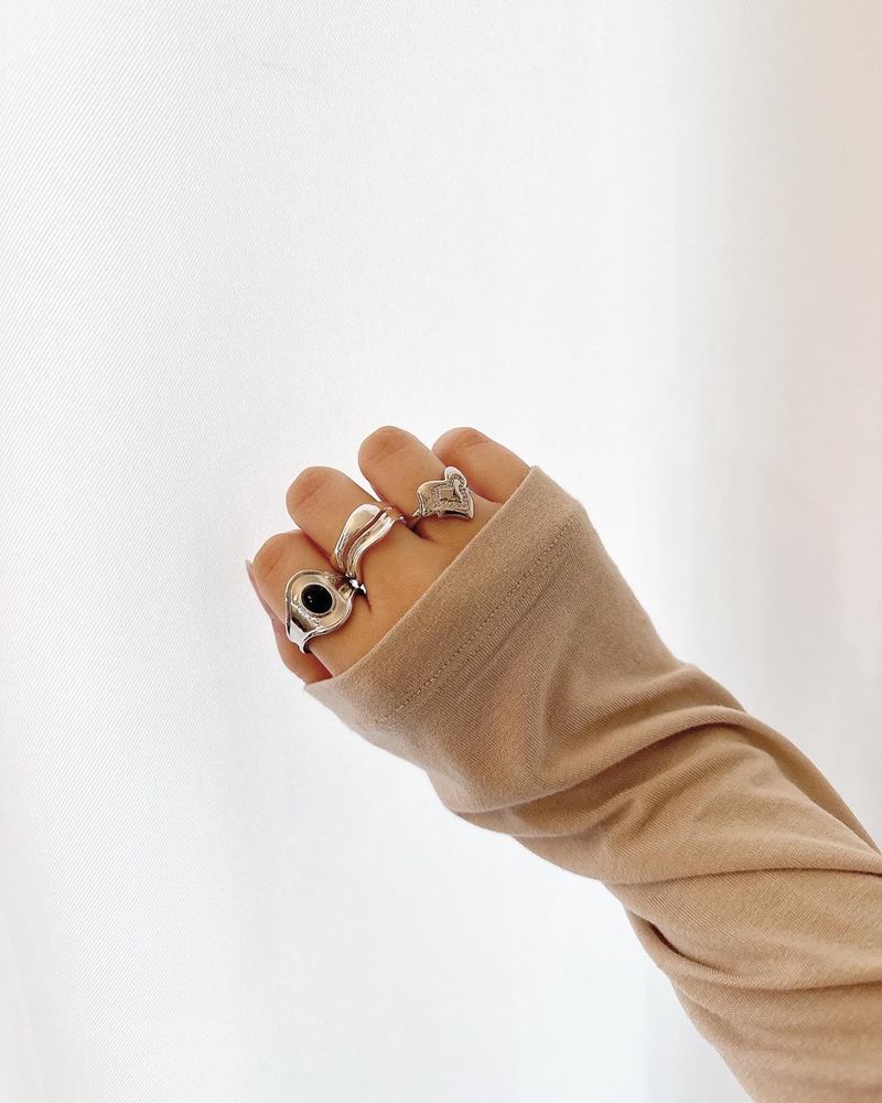 [Baby monster Ruka/Bad villain Ina] Black dot ring