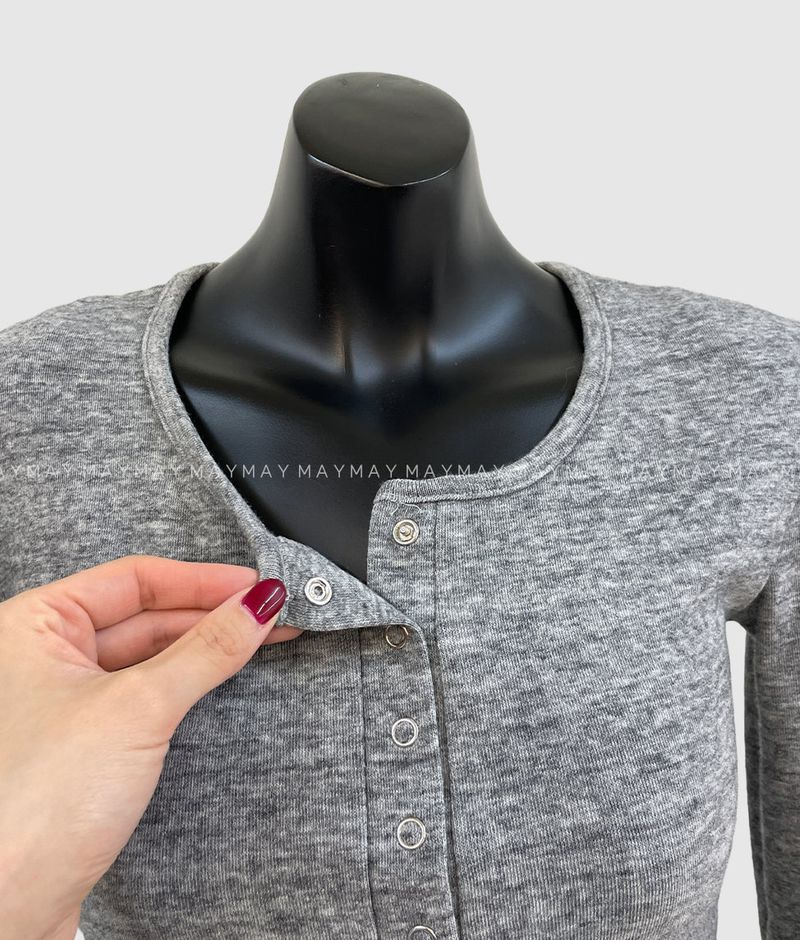long-sleeved shirt with a U-neck
