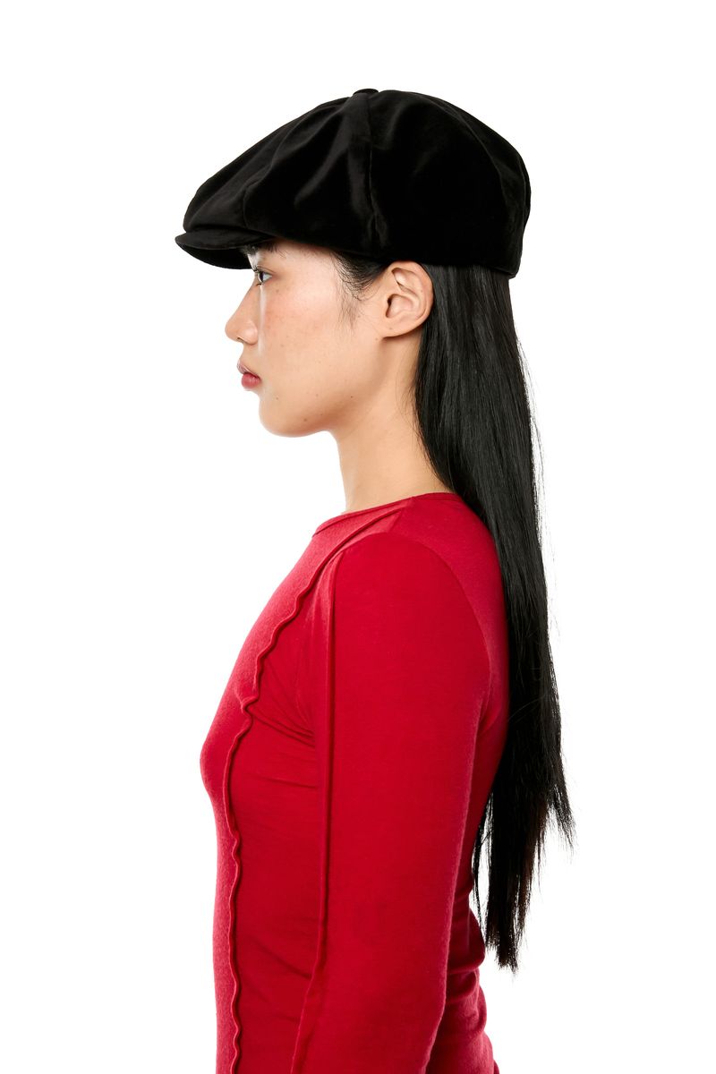 VELVET NEWSBOY CAP / BLACK
