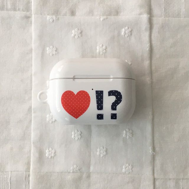 Youth Spirit（ユース スピリット）の「Heart polka-dot red glossy AirPods case（Smartphone Accessories）」