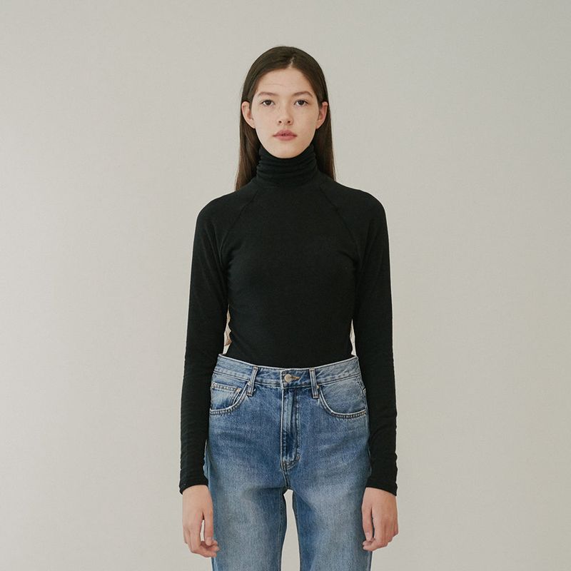 TURTLE NECK TOP (BLACK)