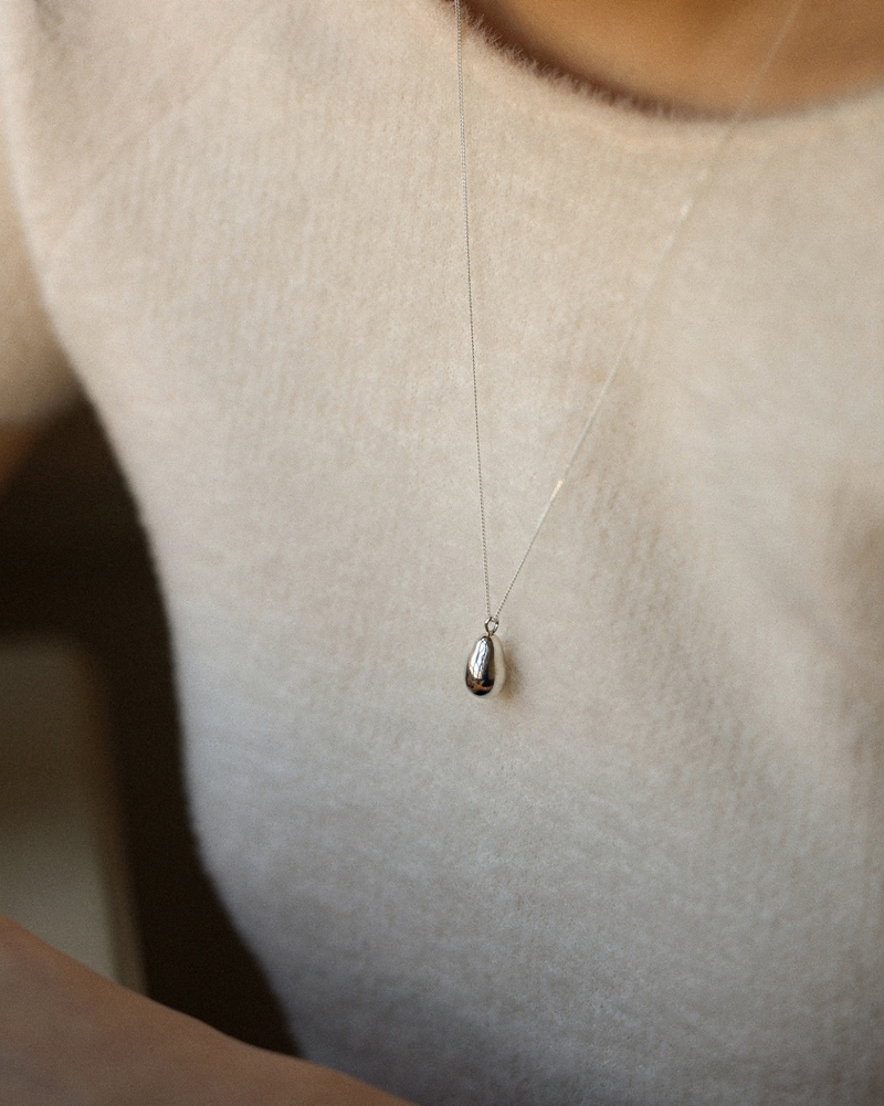 Sweet pear necklace (silver)